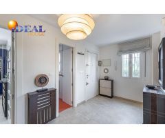 Exclusivo Chalet Pareado con Licencia Turística y Piscina Privada: Tu Paraíso Personal