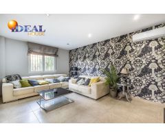 Exclusivo Chalet Pareado con Licencia Turística y Piscina Privada: Tu Paraíso Personal