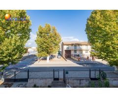 PRECIOSA CASA CON TERRENO EN PASEO DE LA REINA, FUENTE VAQUEROS
