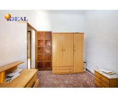 PRECIOSA CASA CON TERRENO EN PASEO DE LA REINA, FUENTE VAQUEROS