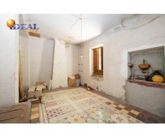 PRECIOSA CASA CON TERRENO EN PASEO DE LA REINA, FUENTE VAQUEROS