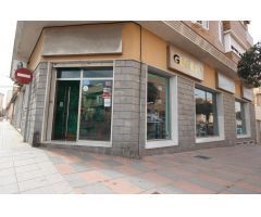 LOCAL COMERCIAL EN AVENDIA DE MADRID.