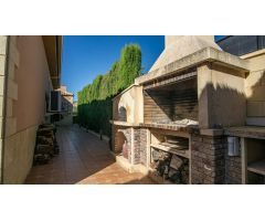 Chalet en la Romana, con parcela privada, piscina climatizada,  ideal para vivir todo el año