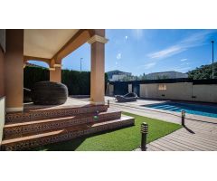 Chalet en la Romana, con parcela privada, piscina climatizada,  ideal para vivir todo el año