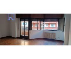 Piso de 4 habitaciones y 3 baños en zona centro