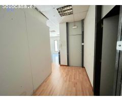 Local comercial en Avda Santa Ana / 550€