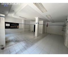 Local comercial en Avda Santa Ana