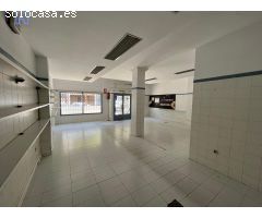 Local comercial en Avda Santa Ana