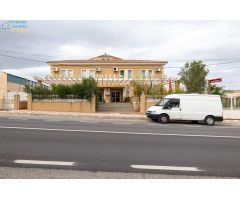 Hotel de 12 habitaciones y gran salón de fiestas en Moraleda de Zafayona