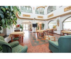 Hotel de 12 habitaciones y gran salón de fiestas en Moraleda de Zafayona