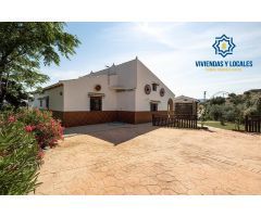 Estupendo chalet con apartamento y piscina en Salar