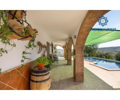 Estupendo chalet con apartamento y piscina en Salar
