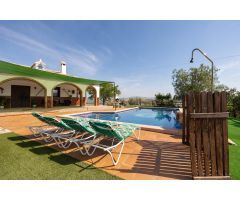 Estupendo chalet con apartamento y piscina en Salar