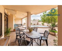 IMPRESIONANTE CHALET EN OGIJARES