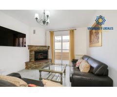 OPORTUNIDAD ÚNICA EN HUÉTOR VEGA – CHALET PAREADO CON PISCINA POR 310.000€!