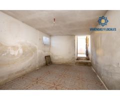 Edificio a reformar con gran potencial en Alhama de Granada