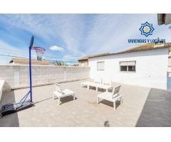 VIVIENDA EN PLANTA BAJA CON MÁS DE 300 METROS DE SOLAR
