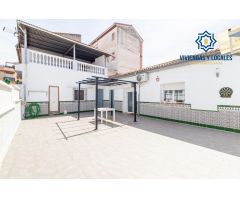 VIVIENDA EN PLANTA BAJA CON MÁS DE 300 METROS DE SOLAR