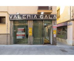 Local en pleno centro de Granada, a espalda de calle Mesones y junto a Bibrambla
