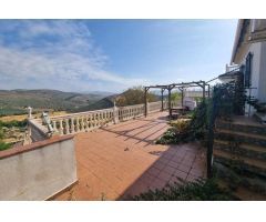 garcia Delgado vende Fabulosa casa Independiente con Vistas de Infarto y Piscina en Moclin!!!!!!!!!