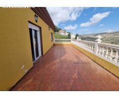 garcia Delgado vende Fabulosa casa Independiente con Vistas de Infarto y Piscina en Moclin!!!!!!!!!