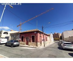 SE VENDE CASA COMO SOLAR!!!