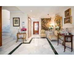 FANTASTICA CASA EN PLAZA DE LOS LOBOS