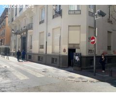 A la venta Local Comercial con inquilino en el Centro de Granada