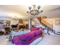 ESPECTACULAR CASA EN PINOS GENIL