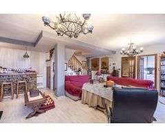 ESPECTACULAR CASA EN PINOS GENIL