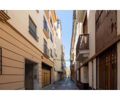PLAZA DE GARAJE JUNTO A ALHAMAR Y CORTE INGLÉS.