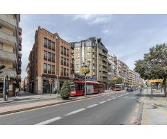 PLAZA DE GARAJE JUNTO A ALHAMAR Y CORTE INGLÉS.