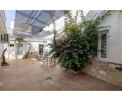 Casa turística con alta rentabilidad asegurada en La Zubia.