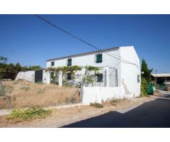 Cortijo con piscina en ubicación inmejorable en Garciez, Jaen