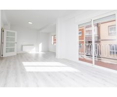 Piso Amplio y Reformado en Pleno Centro de Granada – Ideal para Disfrutar la Ciudad