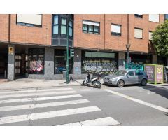 Amplio local comercial en Camino de Ronda