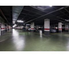 SE VENDE PLAZA DE APARCAMIENTO AMPLIA EN PARQUE LAGOS