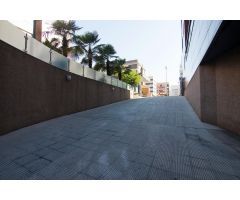 SE VENDE PLAZA DE APARCAMIENTO AMPLIA EN PARQUE LAGOS