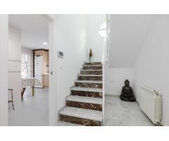 OPORTUNIDAD ÚNICA EN HUÉTOR VEGA – CHALET PAREADO CON PISCINA POR 310.000€!