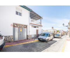 VIVIENDA EN PLANTA BAJA CON MÁS DE 300 METROS DE SOLAR