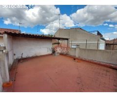 CASA UNIFAMILIAR CON TERRENO EN EL CENTRO DE ARÉVALO