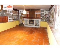 LOCAL COMERCIAL EN ÁVILA, DENTRO DE LAS MURALLAS