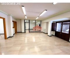 VIVIENDA EN PLENA PLAZA DEL MERCADO CHICO 05001