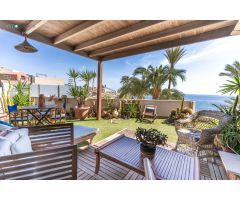 Exclusivo Ático en Primera Línea de Playa en Villaricos: Lujo y Vistas al Mar