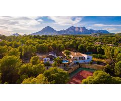 Chalet en Venta en Alfaz del Pí / LAlfàs Del Pi, Alicante