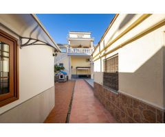 ???? ¡Espectacular chalet independiente en Santa Fe – Vega de Granada!