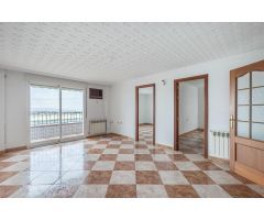 Estupendo piso en Calle Arabial, junto Hipercor.