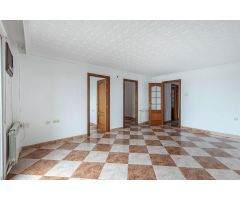 Estupendo piso en Calle Arabial, junto Hipercor.