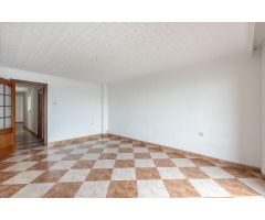 Estupendo piso en Calle Arabial, junto Hipercor.