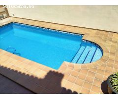 Vive el Lujo a lo Grande: Exclusivo Chalet Independiente con Piscina en Los Chopos